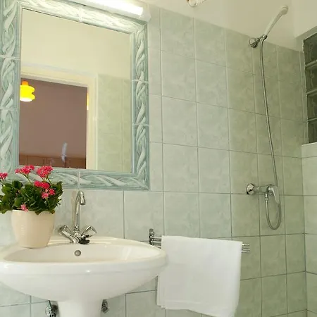 فندق مبيت وإفطار Sissy